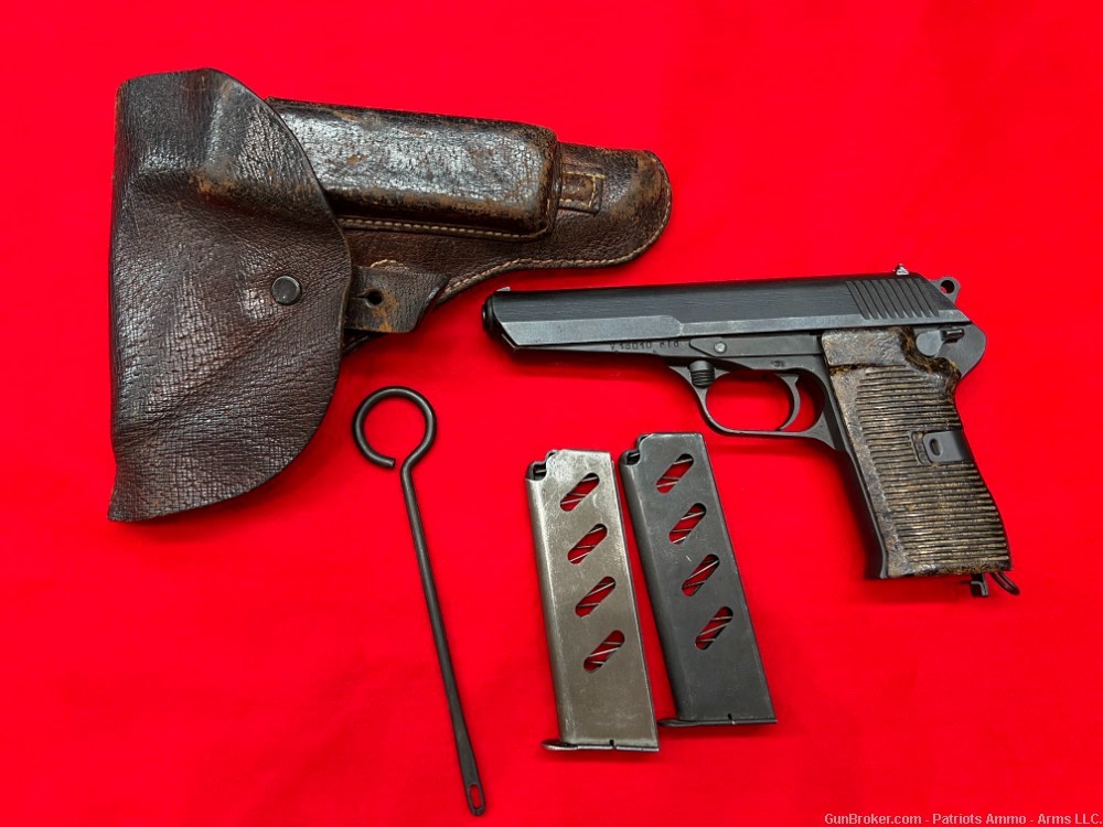 1953 CZ 52 7.62x25 TOKAREV PISTOL W/LEATHER HOLSTER 2 8RD MAGS CLEANING ROD-img-0