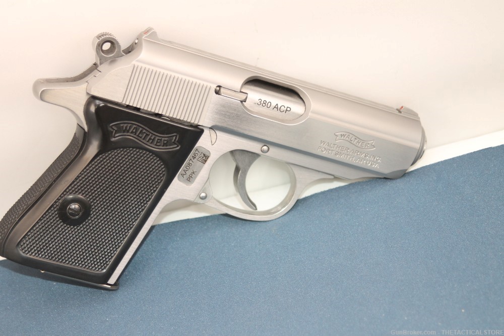 STAINLESS STEEL,WALTHER PPK IN .380, WITH HARD CASE TWO MAGS.-img-3