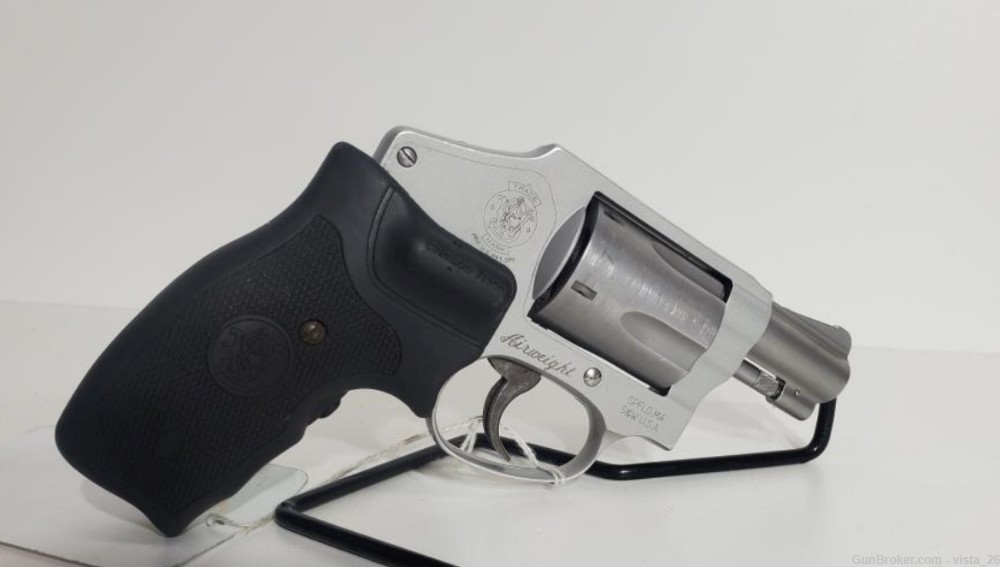 Smith and Wesson Airweight 642-2 revolver-img-2