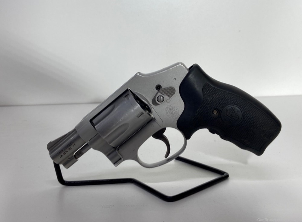 Smith and Wesson Airweight 642-2 revolver-img-0