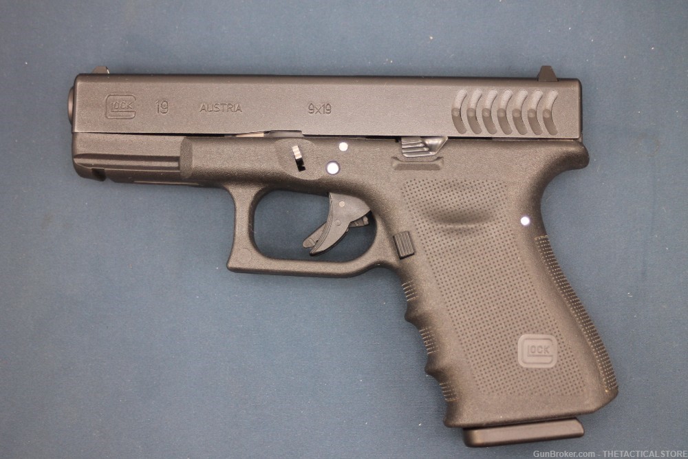Glock Model G19 GEN3 RTF 2 Pistol 9MM Luger 4" AUSTRIA 15rd Mags 19 RTF2 G3-img-1