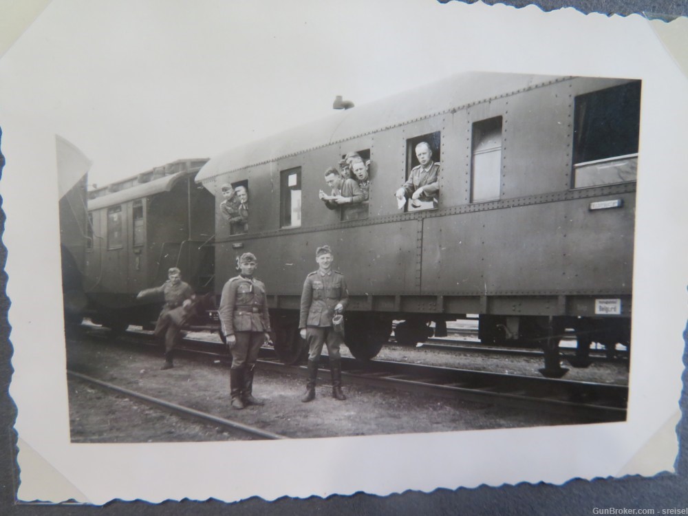 ORIGINAL VINTAGE WWII GERMAN PHOTO ALBUM-TROOPS-TANKS-RUBBLE-TRAINS-POW's-img-24