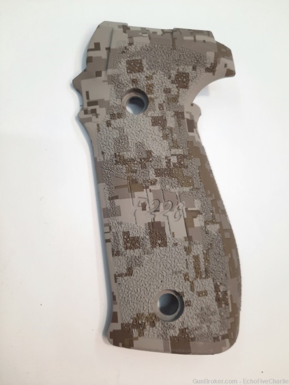 Extremely Rare Sig P226 Desert Camo Grips-img-0