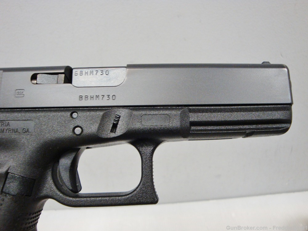 Glock 17 Gen4 9MM Pistol w/ 3 Hi-Cap Mags 99% LIKE NEW!-img-3