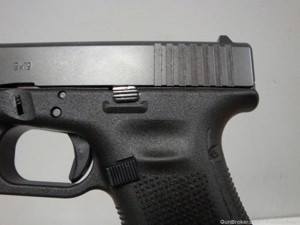Glock 17 Gen4 9MM Pistol w/ 3 Hi-Cap Mags 99% LIKE NEW!-img-14