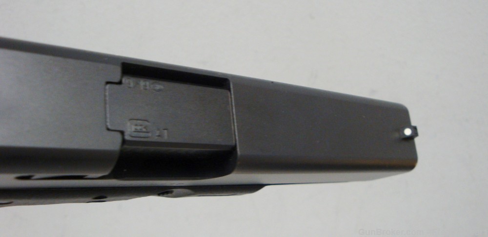 Glock 17 Gen4 9MM Pistol w/ 3 Hi-Cap Mags 99% LIKE NEW!-img-8