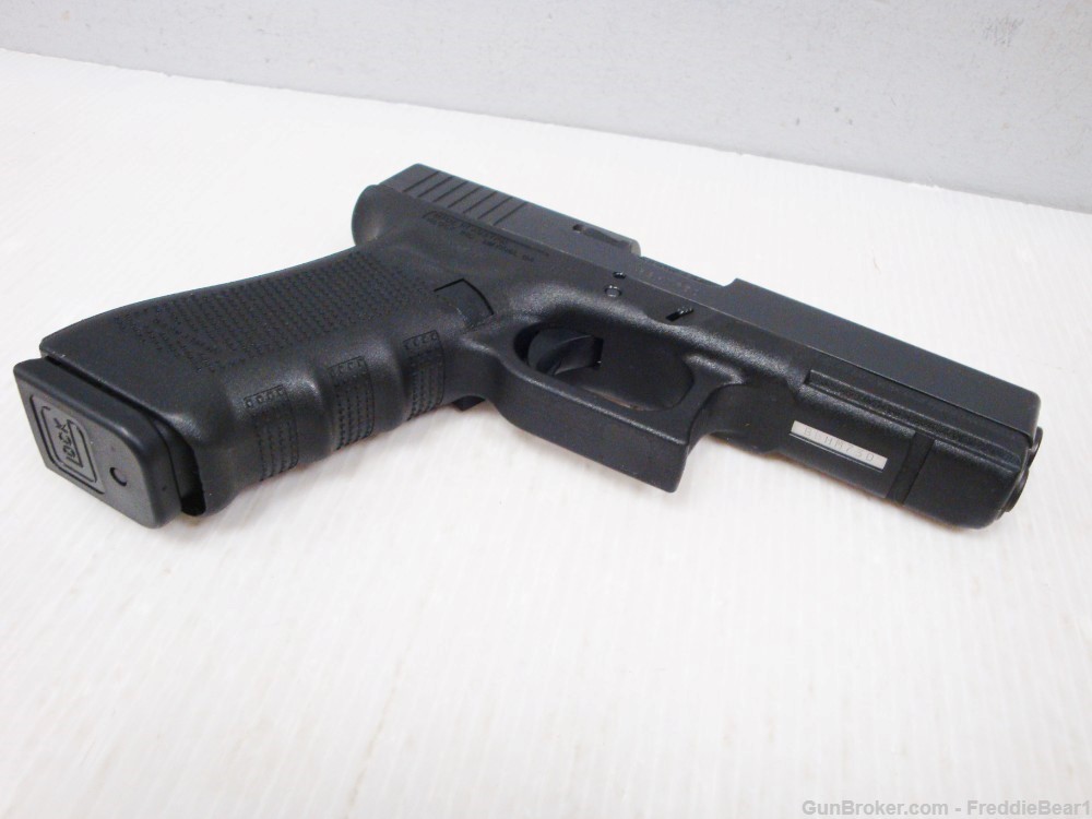 Glock 17 Gen4 9MM Pistol w/ 3 Hi-Cap Mags 99% LIKE NEW!-img-7