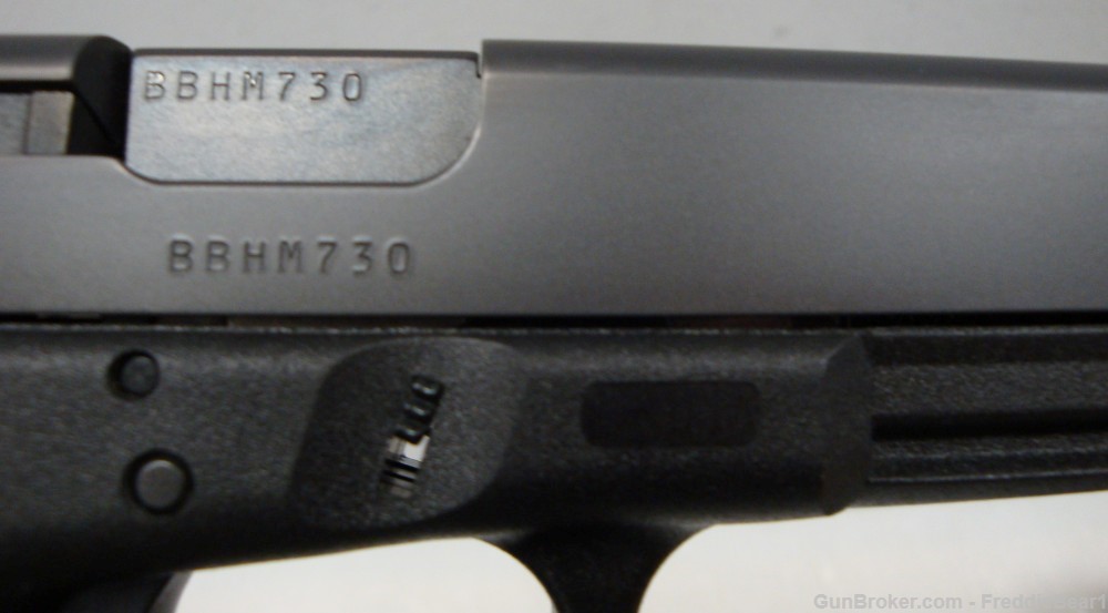 Glock 17 Gen4 9MM Pistol w/ 3 Hi-Cap Mags 99% LIKE NEW!-img-11