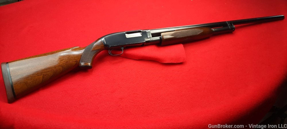 Winchester Model 12, solid rib, full choke with 30" barrel 1952 production -img-65