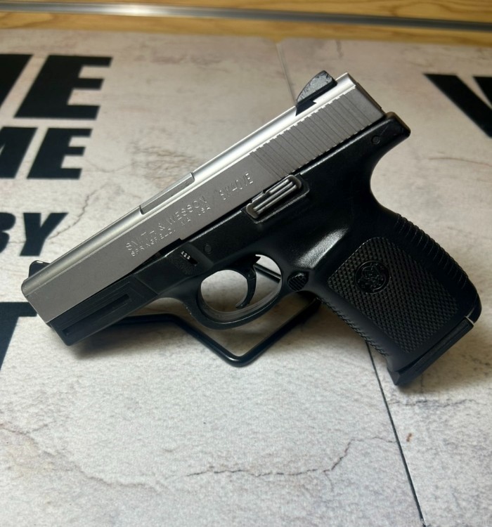 Smith & Wesson SW40VE .40 S&W Pistol - PENNY! NR! .01-img-0