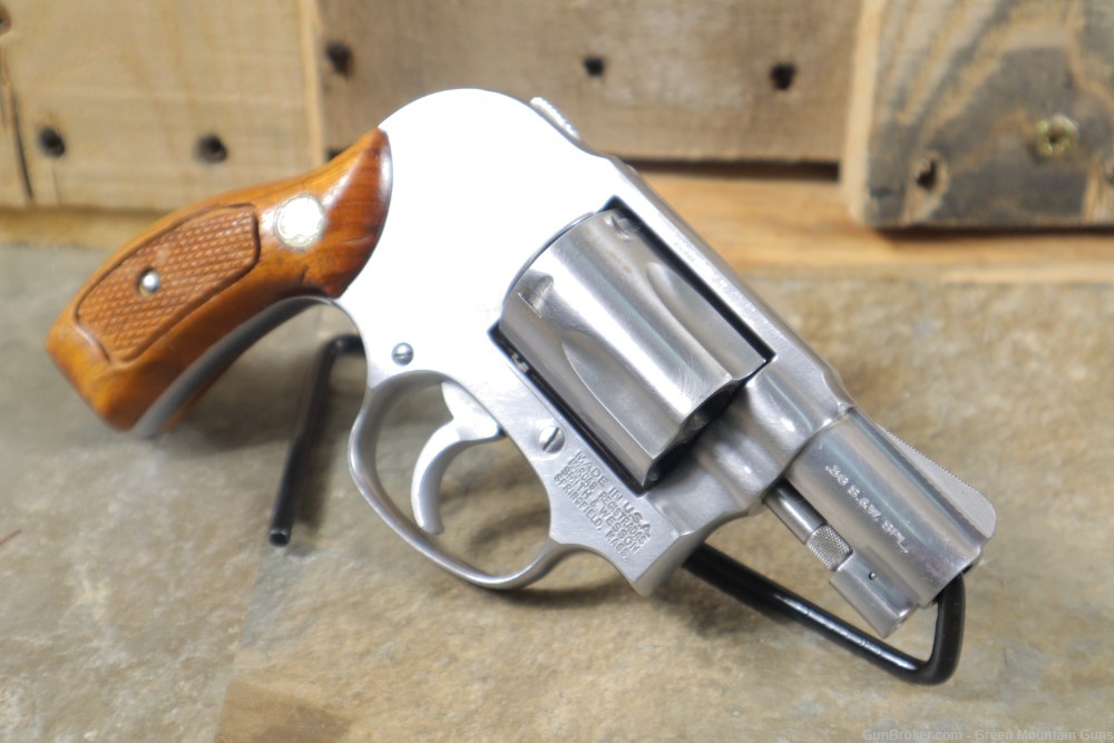 Rare Smtih & Wesson Model 649-1 .38SPL Penny Bid NO RESERVE-img-2