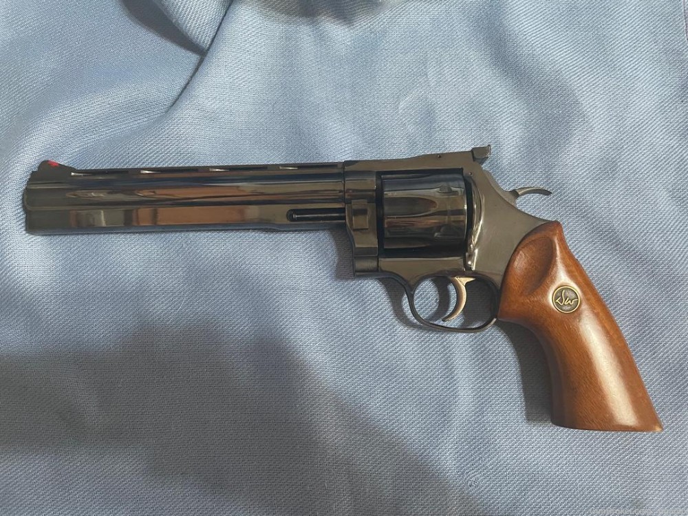 Dan Wesson 8" 44 Mag Revolver-img-1