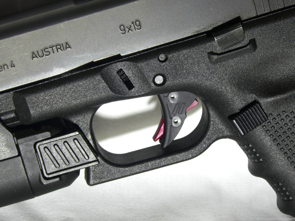Glock 19 Gen 4 9MM Semi Auto Pistol w/Compensator & Crimson Trace Light-img-11