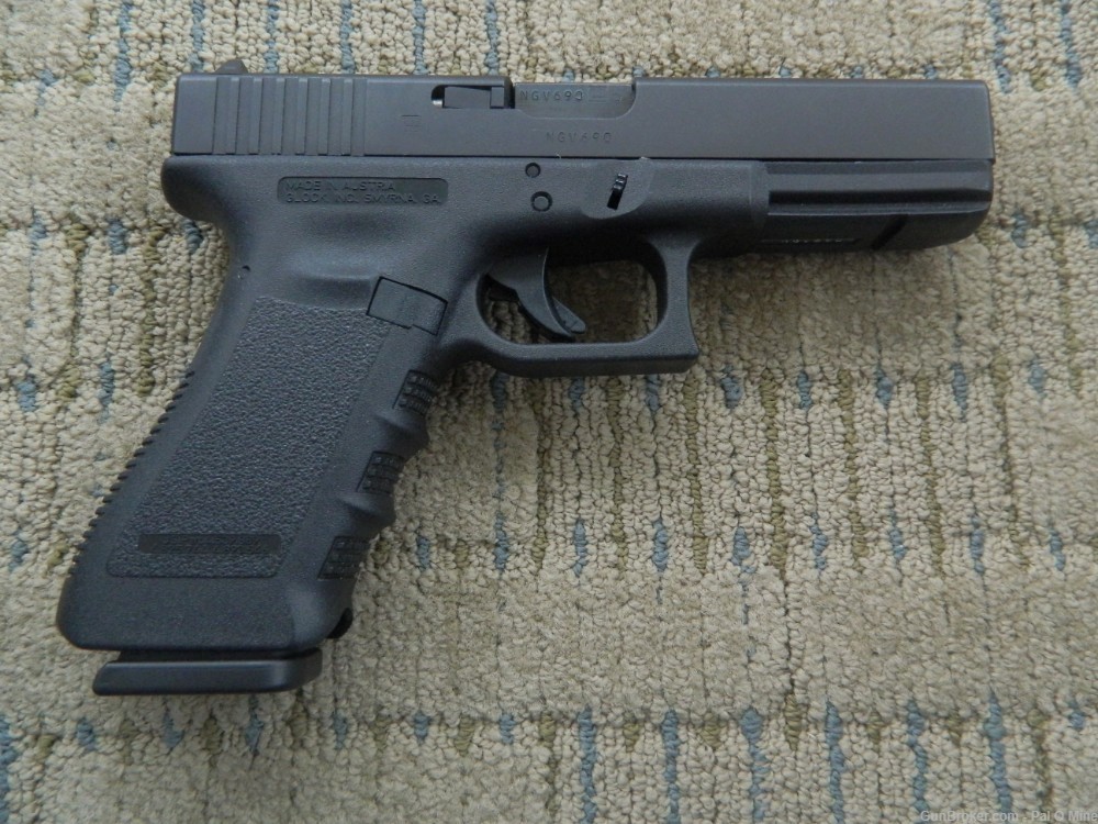 Glock 17  Gen3  -  9mm  -  2009  -  Unfired  - MINT     Gen 3   -img-5