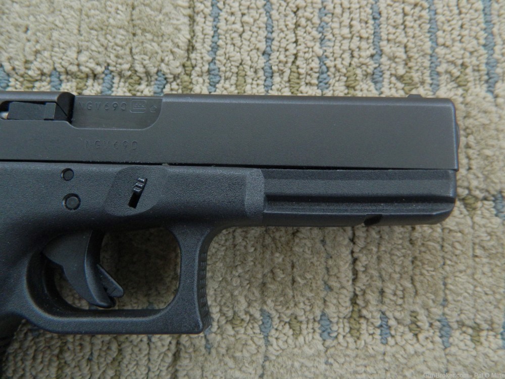 Glock 17  Gen3  -  9mm  -  2009  -  Unfired  - MINT     Gen 3   -img-8