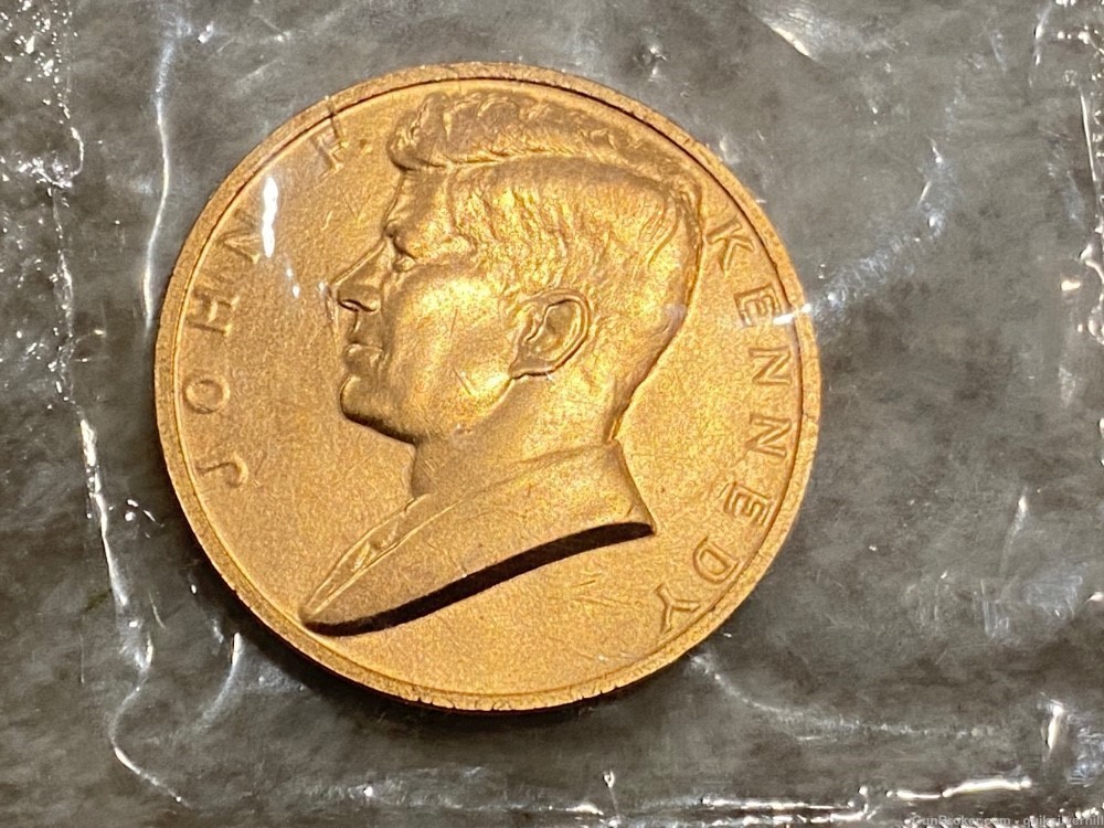 John F. Kennedy JFK 1961 Inauguration Commemorative Coin Sealed-img-1