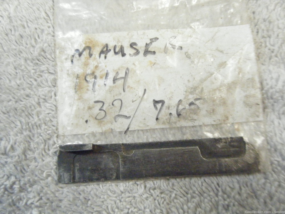 Mauser model 1914 32 cal. pistol side plate -img-1