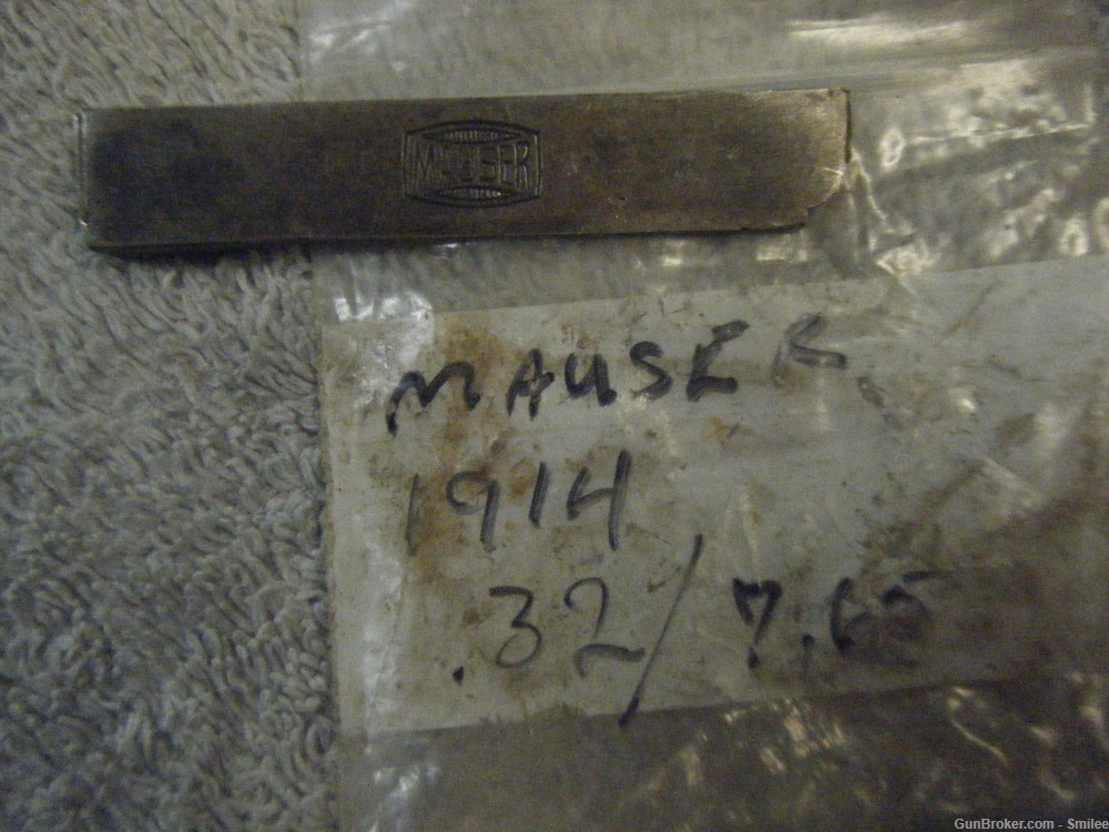 Mauser model 1914 32 cal. pistol side plate -img-0