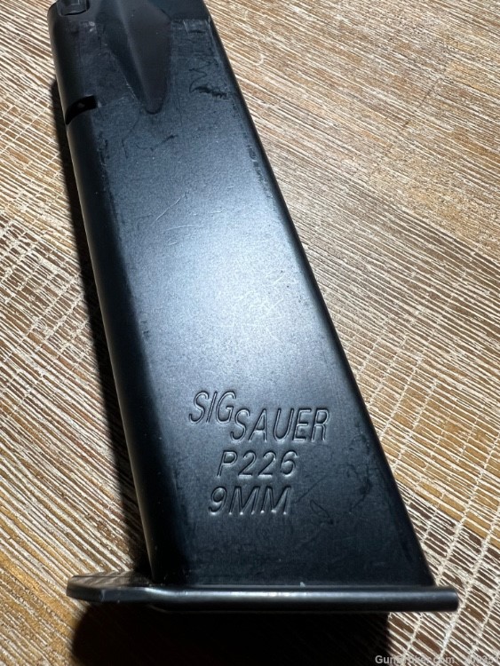 Sig Sauer P226 / 9mm magazines-img-2