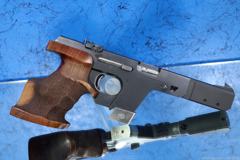 WALTHER GSP 22 LR TARGET PISTOL BLUED W/WOOD GRIPS ONE MADE IN GERMANY/1975-img-39