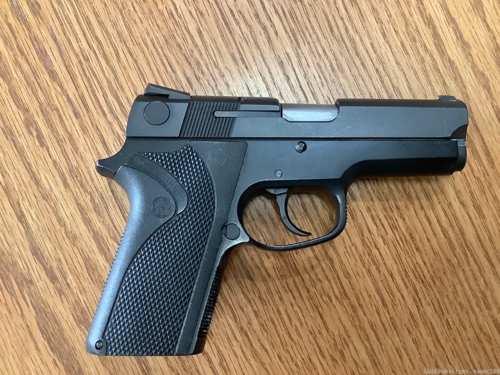 Smith and Wesson 3914 DAO-img-2