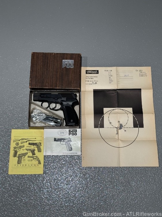 Walther P88 9mm pistol Mint in box with Test Target NOS!-img-0