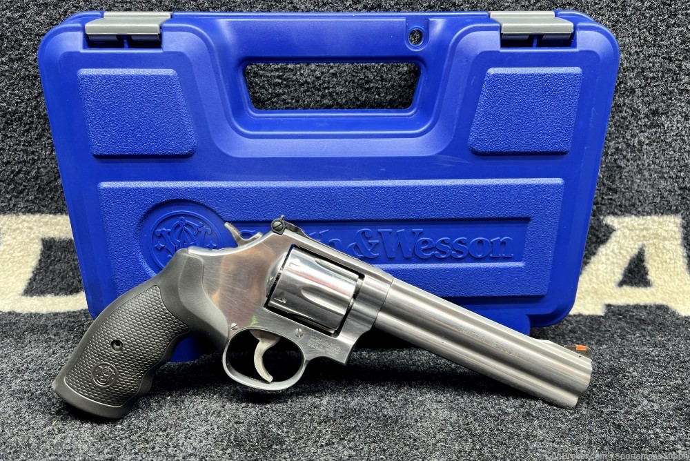 USED Smith & Wesson 686-6 in .357 Mag with a 6" Barrel and Holds 6 Rnds!-img-0