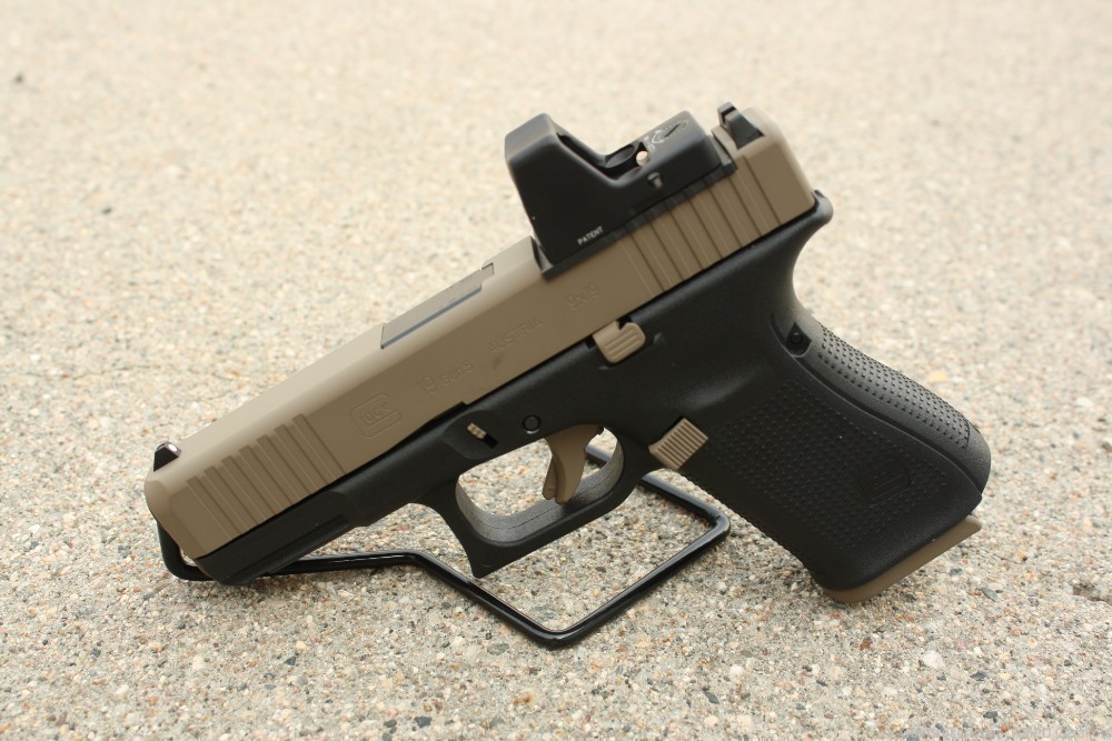 Glock 19 Gen 5 MOS 10rd & Trijicon RMR Custom Cerakote Magpul FDE NEW-img-0