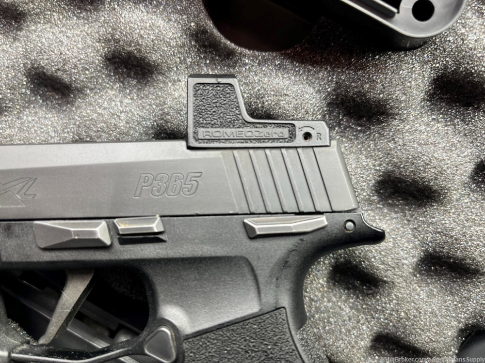 USED Sig Sauer P365XL in 9mm with 3.7" Brl 2-12Rnd Mags Reddot/Light Laser!-img-7