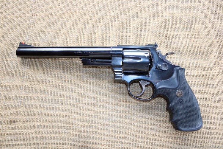 Smith & Wesson Model 29-3 44Magnum with 8.25" BBL Blued WOW!!-img-6