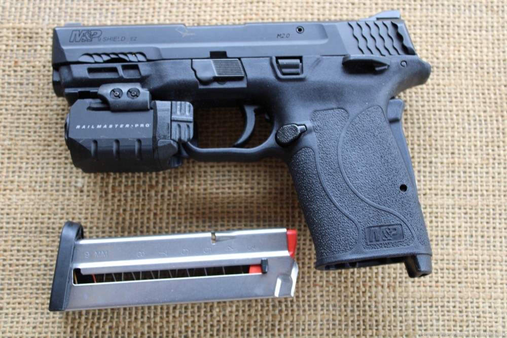 Smith & Wesson M&P Shield 9  9mm Luger with Red Dot Laser-img-11