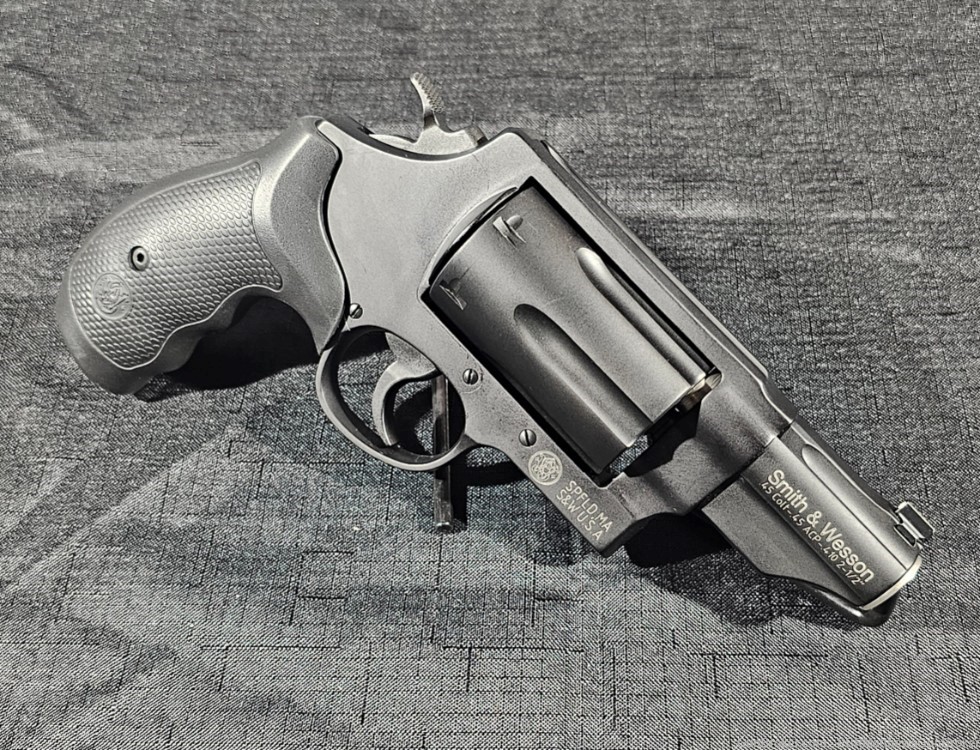 Smith & Wesson Governor 45LC/410/45ACP 2.75" Revolver-img-1