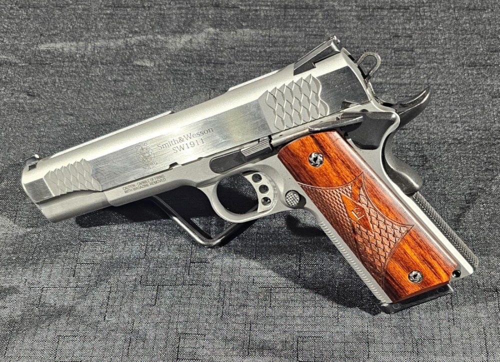 Smith & Wesson E-Series 1911 45ACP Semi-Automatic Pistol-img-0