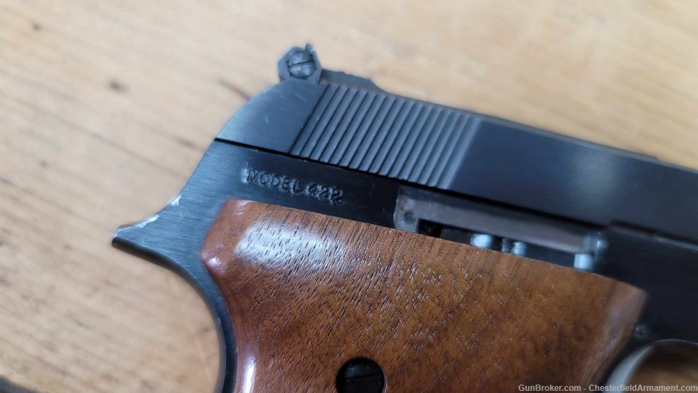 Smith and Wesson Model 422 target .22lr pistol-img-7