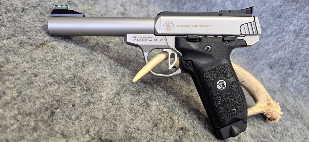 Smith & Wesson SW22 Victory 22 LR 5.5" S&W | 4 mags, Tandemkross trig-img-2
