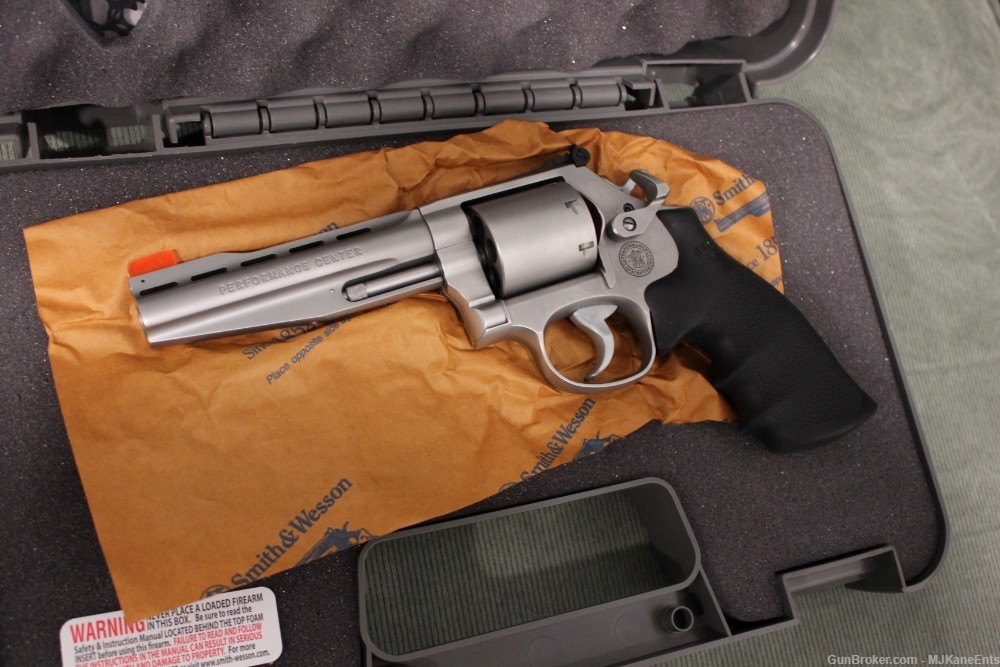 Brand New Smith & Wesson 11760 Performance Center 686 Plus revolver!-img-3