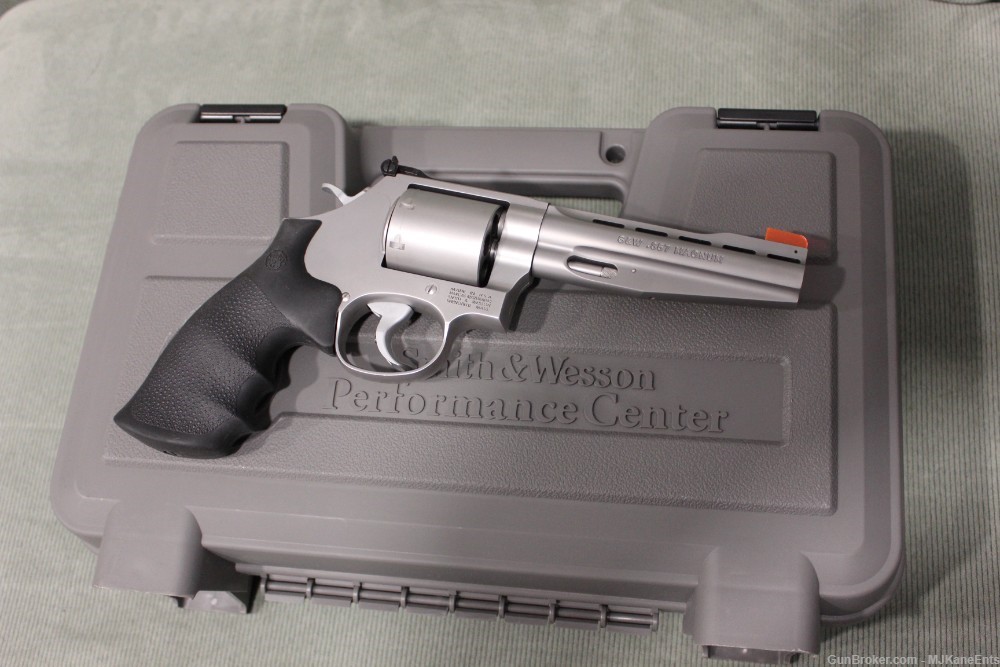 Brand New Smith & Wesson 11760 Performance Center 686 Plus revolver!-img-7