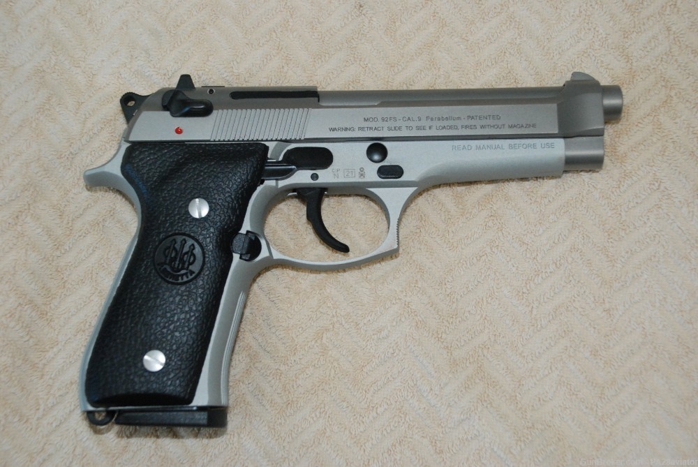 Beretta 92FS INOX, 9mm  Made in Italy, one owner-img-3