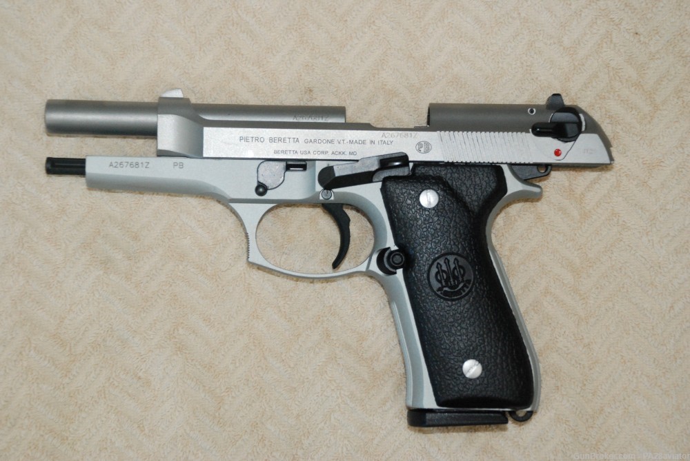 Beretta 92FS INOX, 9mm  Made in Italy, one owner-img-4