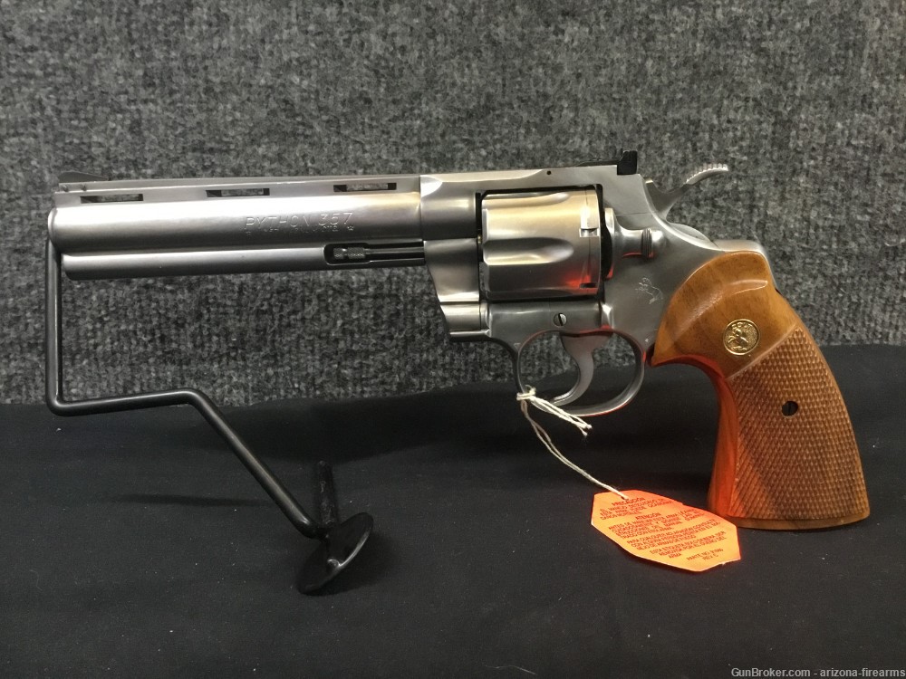 Colt Python Revolver 6 Round .357 Mag MFG 1982 w/ Box-img-1