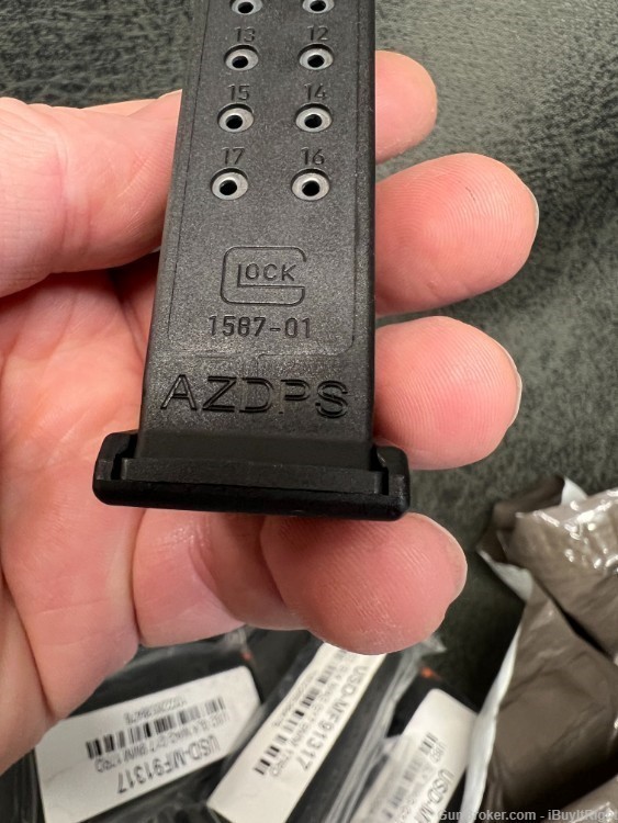 One Glock 17 17-Round 9mm Magazine AZDPS Engraved-img-2