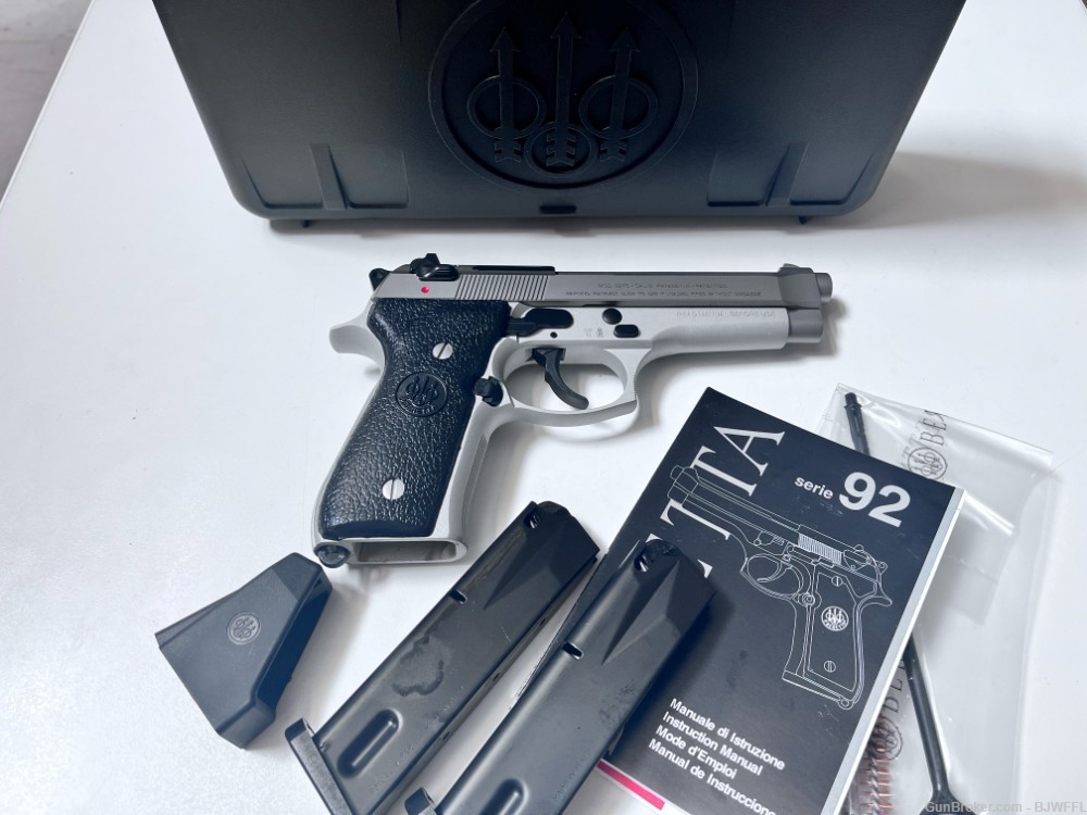 UNFIRED Italian Made Beretta 92FS INOX Pistol, 9mm NO RESERVE NO CC FEE-img-0