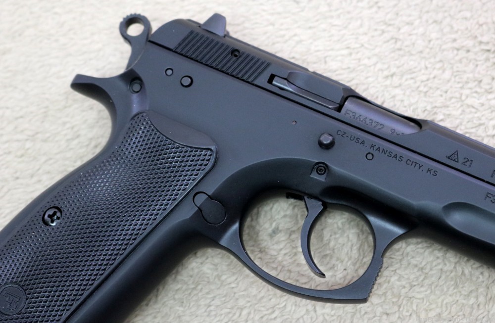 Quality famous CZ 75 BD full size 9mm service pistol LNIB Czech Republic -img-13