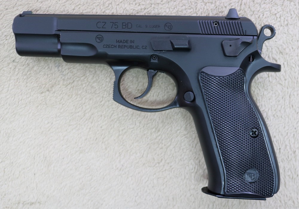 Quality famous CZ 75 BD full size 9mm service pistol LNIB Czech Republic -img-1
