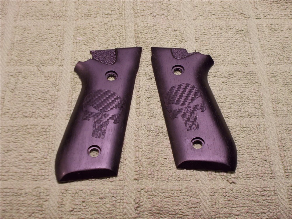 Custom Skull Grips Taurus PT 92, PT99, PT100 and PT101-img-0