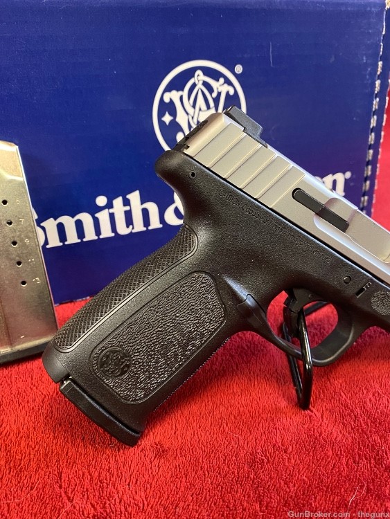 Smith & Wesson SD40 VE .40 S&W-img-5