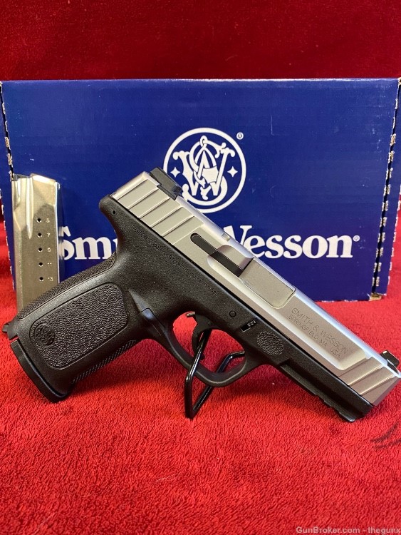 Smith & Wesson SD40 VE .40 S&W-img-3