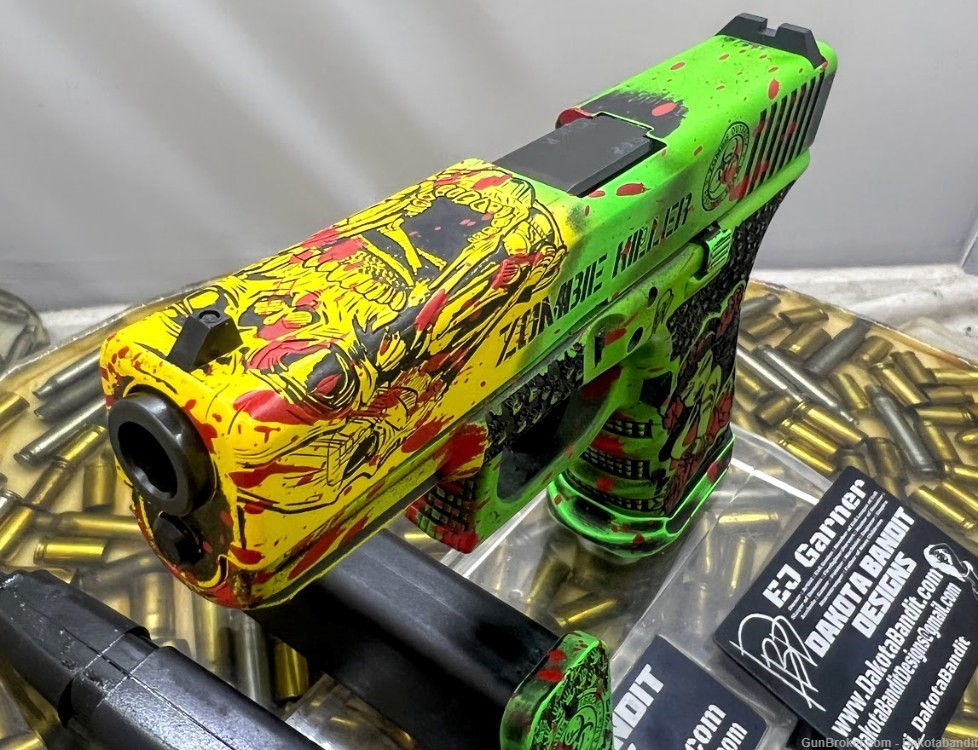  Glock 19 15rd Zombie Killer Engraved and w/ Custom Case-img-10