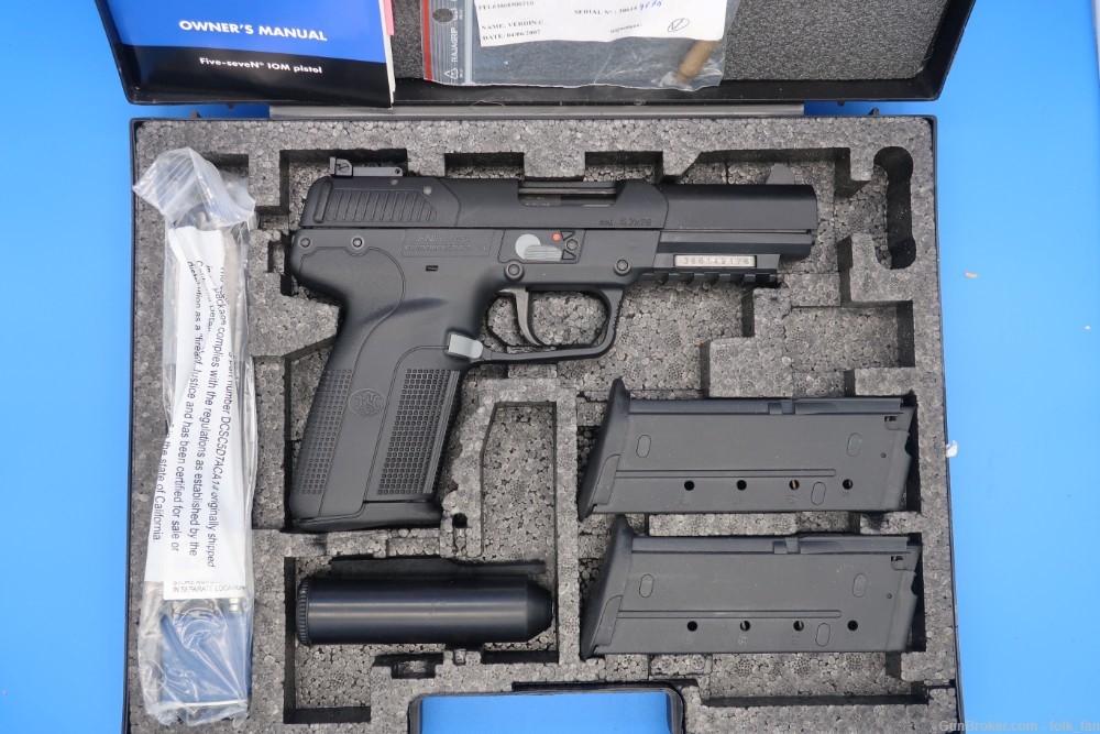 FHN FN Five-Seven 5.7x28 Used Excellent w/Case ca. 2007 Early Production-img-1