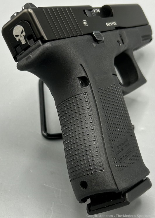 GLOCK 19 Gen 5 9mm Luger 4.02" G19 Gen5 Black Safe Action 15+1 9x19 Carry-img-4